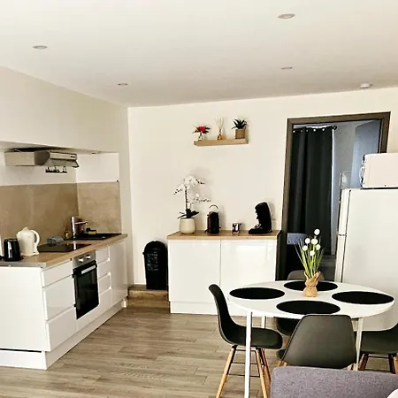 Bel T2 De 50m2,accès Pmr,plein Centre